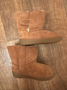 UGG size 04/05 Suede Boots